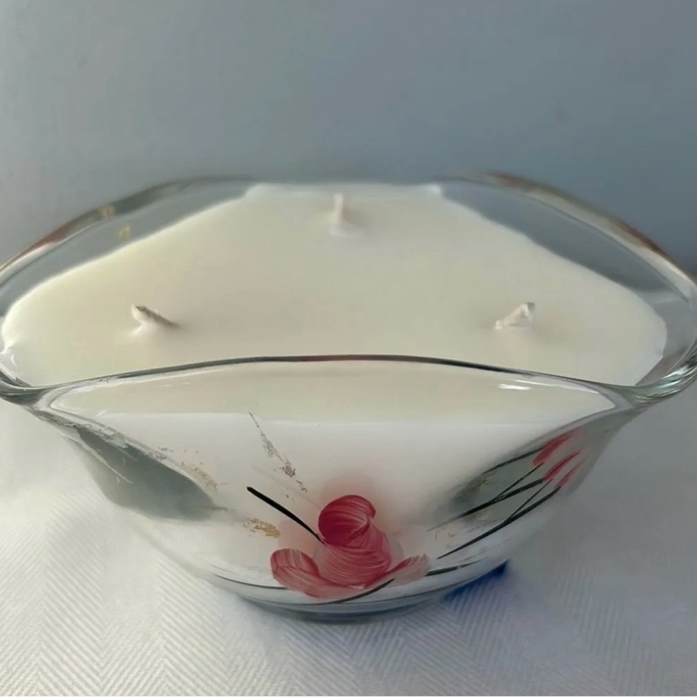 Floral Triangle glass bowl | Fresh Lilac scented candle